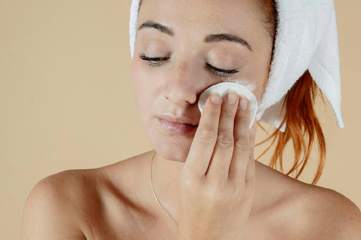 Addio residui sul viso: soluzioni naturali per togliere il trucco senza prodotti specifici