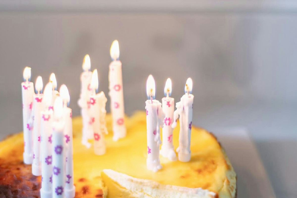 Candeline con scintille sulle torte: rischio contaminazione da metalli tossici nel dolce